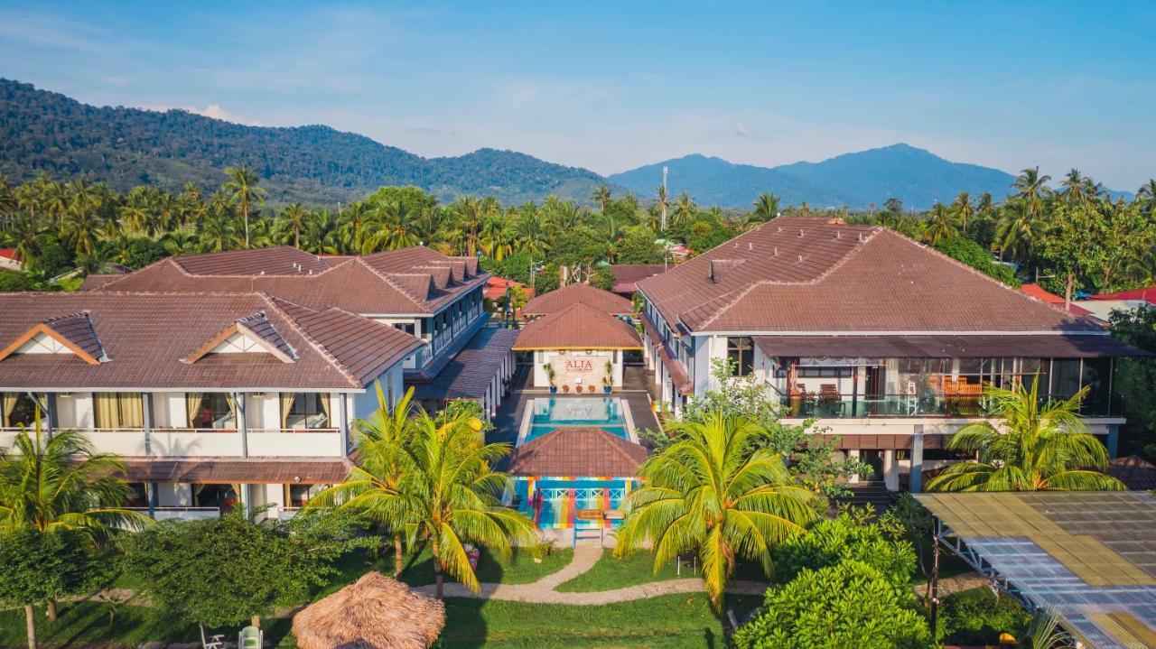 Alia Residence Business Resort Padang Mat Sirat Eksteriør bilde