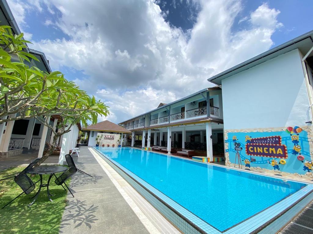 Alia Residence Business Resort Padang Mat Sirat Eksteriør bilde