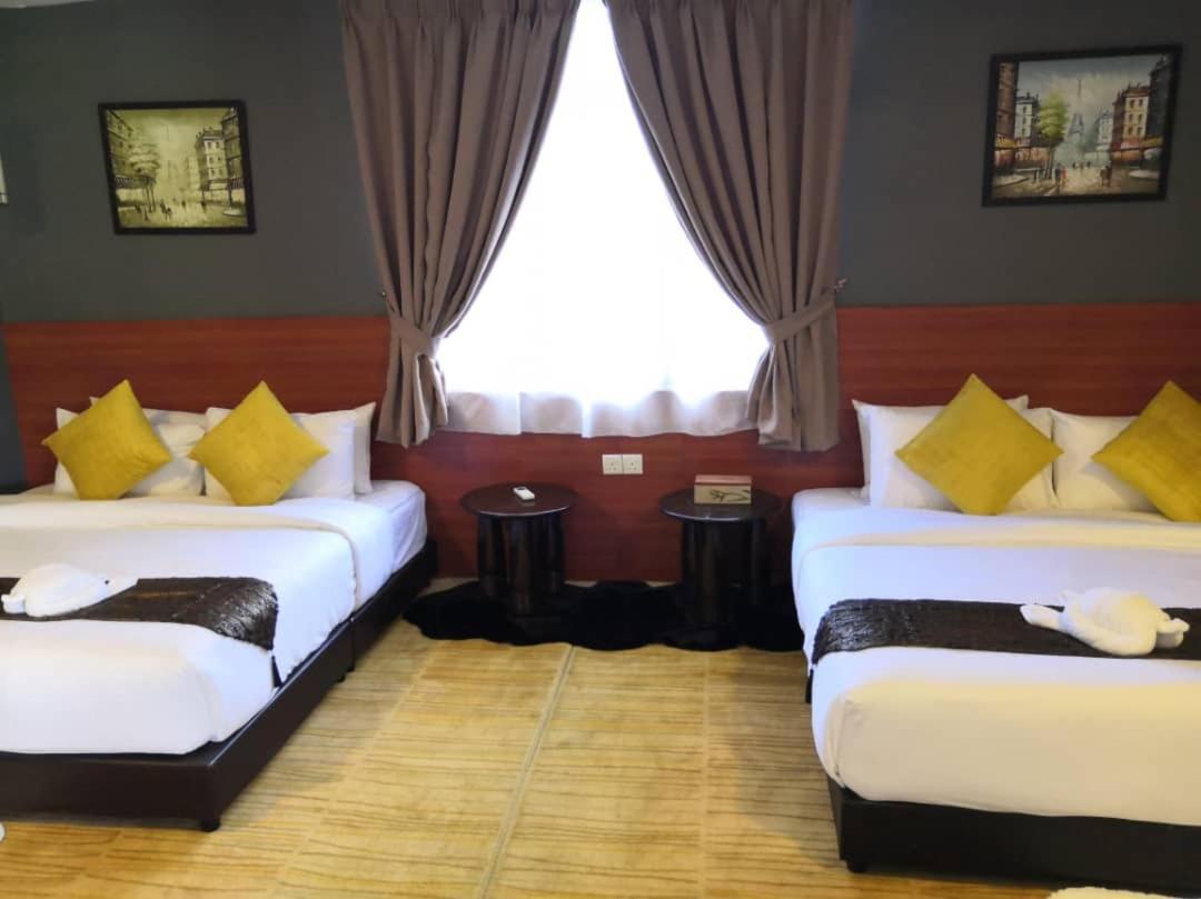 Alia Residence Business Resort Padang Mat Sirat Eksteriør bilde