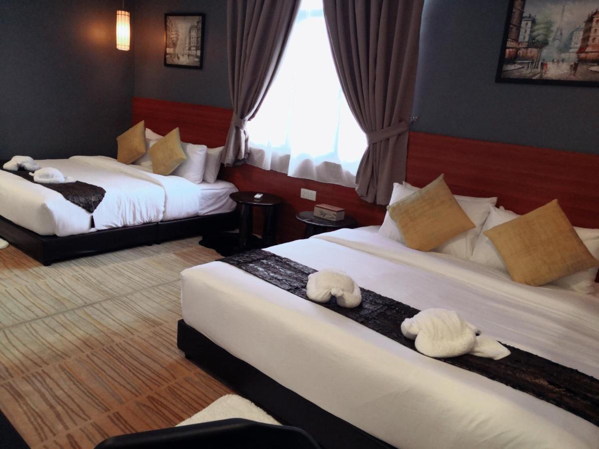 Alia Residence Business Resort Padang Mat Sirat Eksteriør bilde
