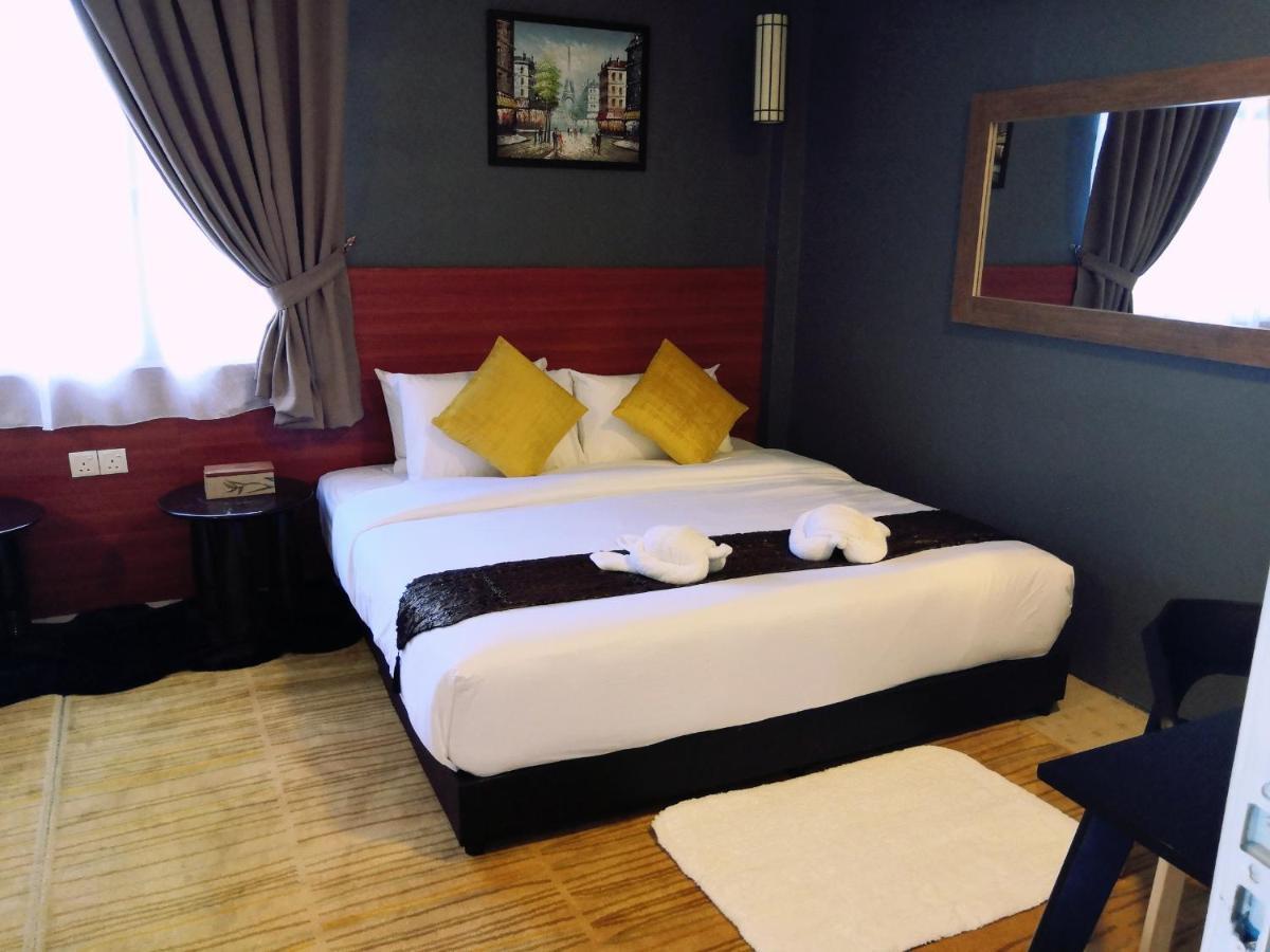 Alia Residence Business Resort Padang Mat Sirat Eksteriør bilde