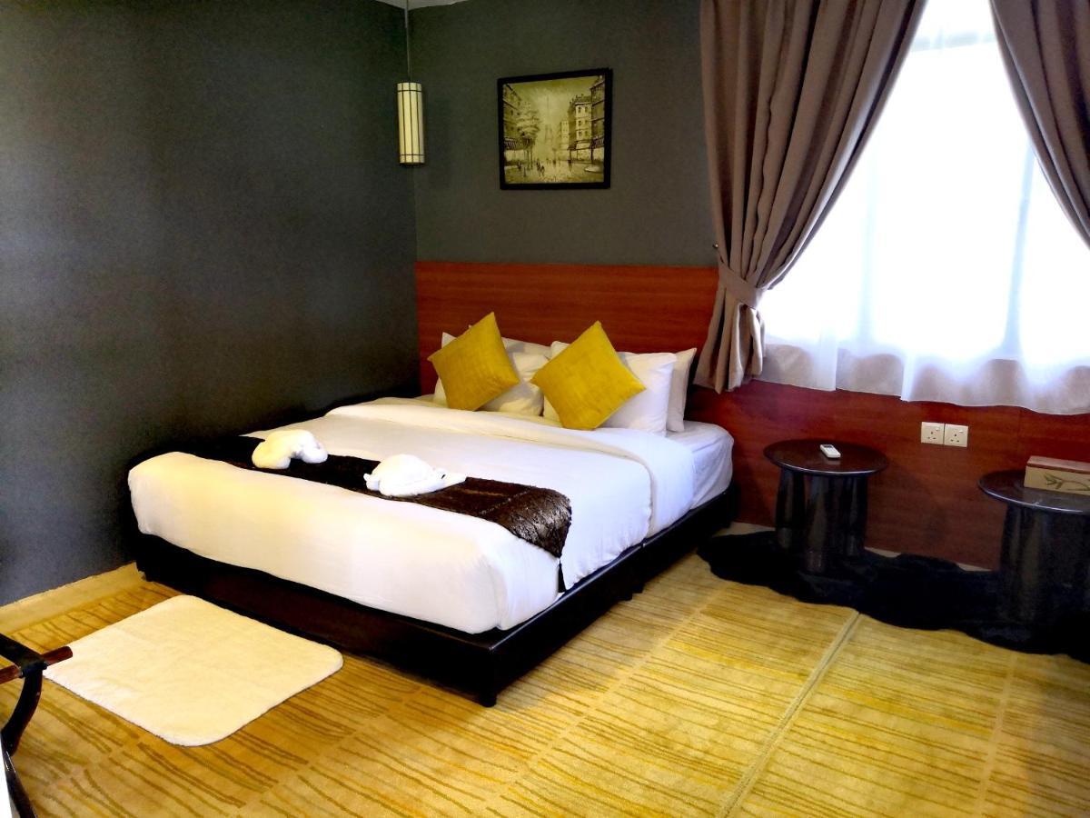 Alia Residence Business Resort Padang Mat Sirat Eksteriør bilde